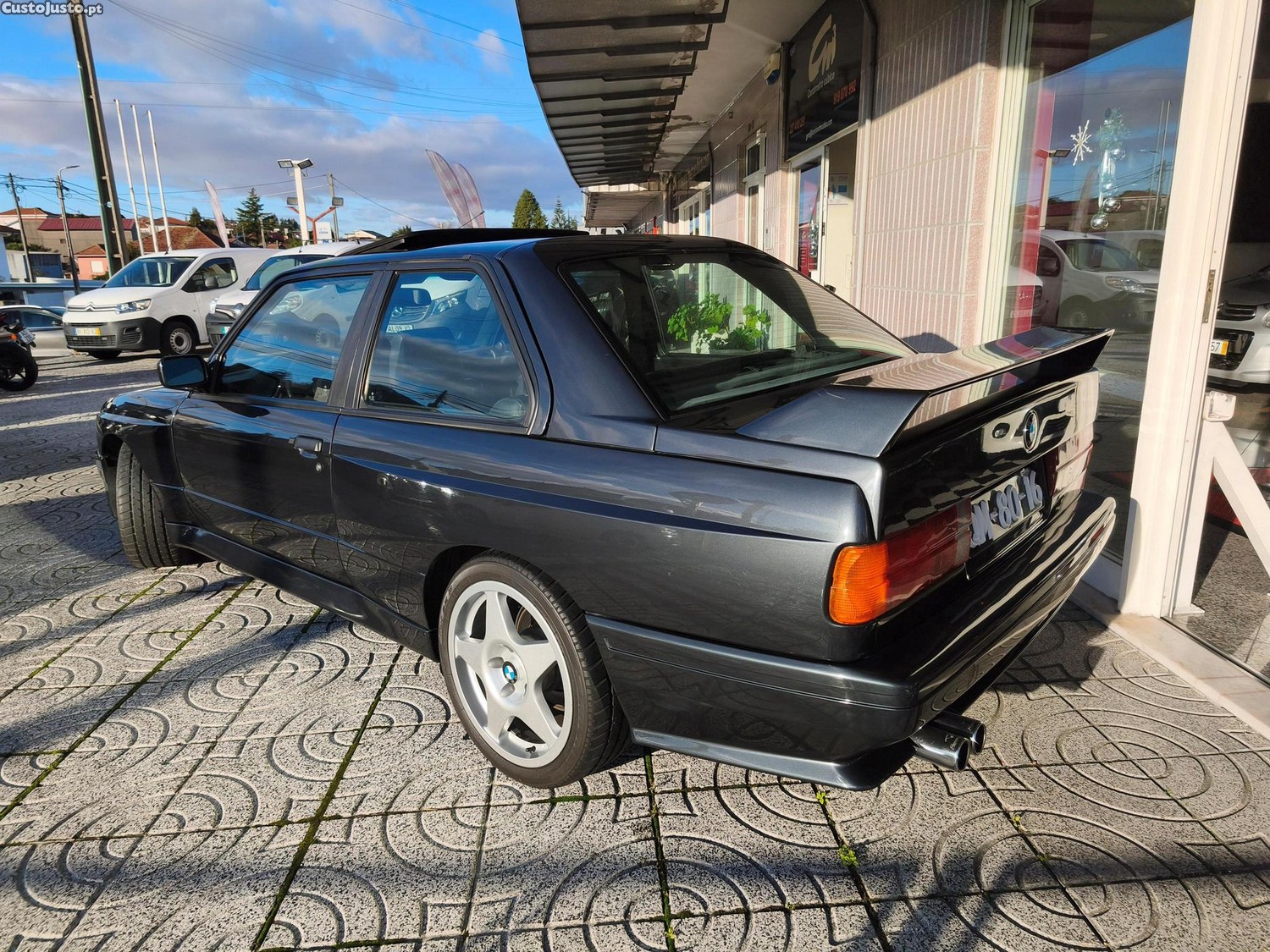 BMW M3 E30 - 87 foto 3