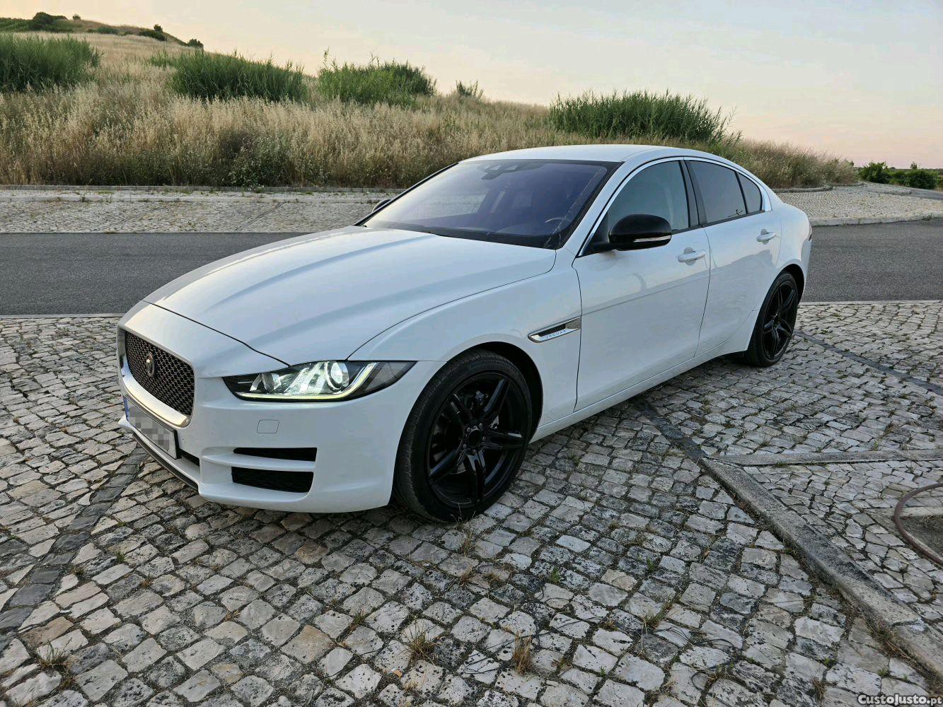 Jaguar XE pure — fotografia 5