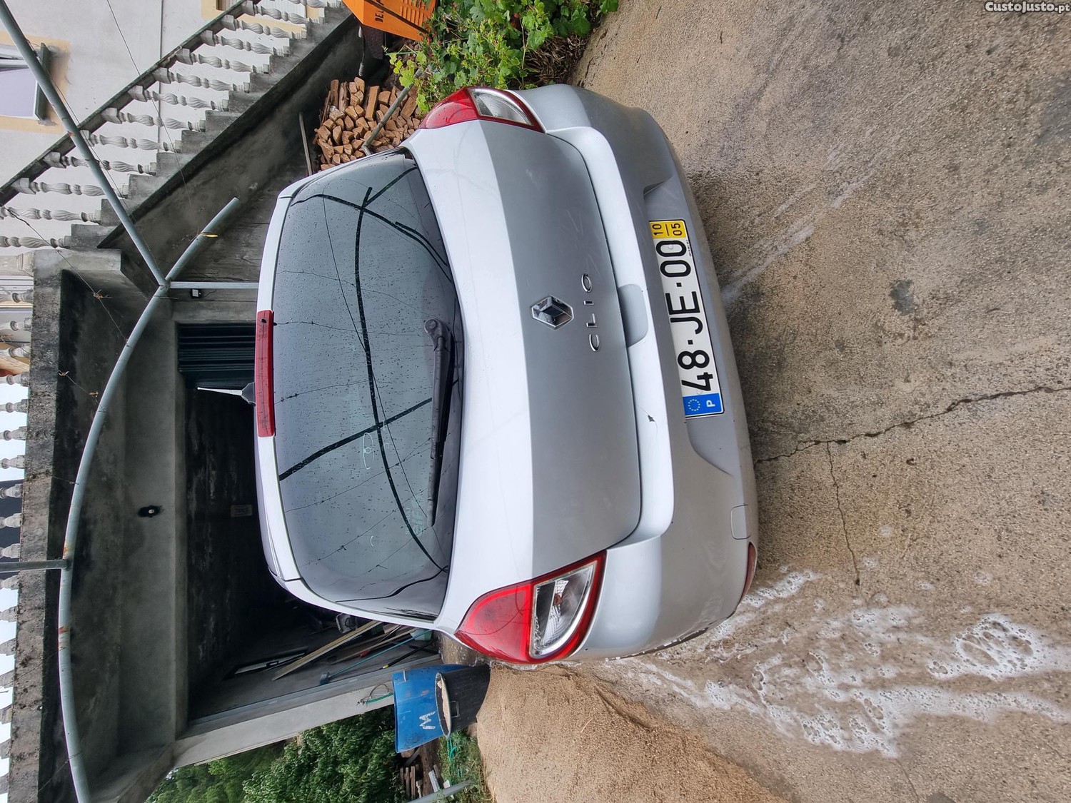 Renault Clio 1.2 - 10 — photo 4
