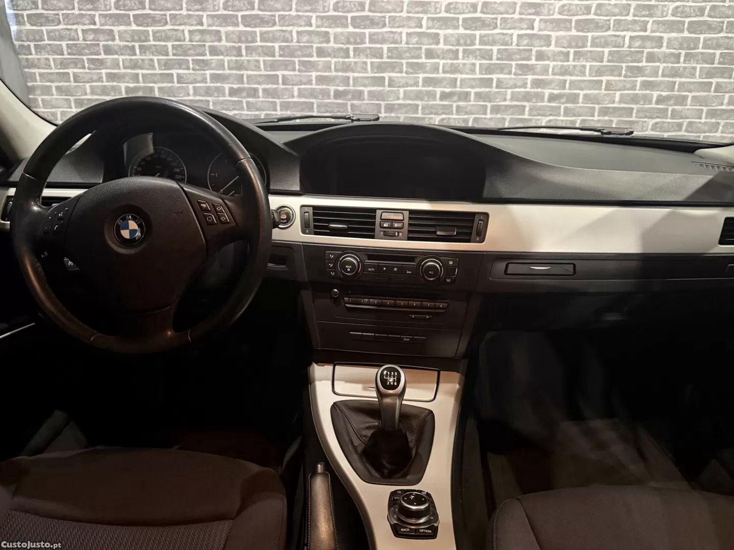 BMW 318 D touring navigation sport — fotografia 6