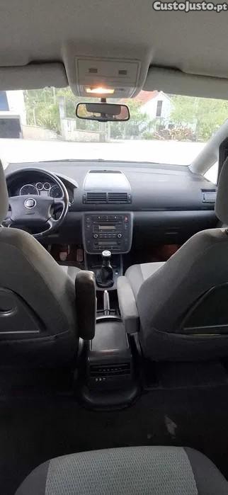 Seat Alhambra 2.0 TDI Reference - 07 foto 5