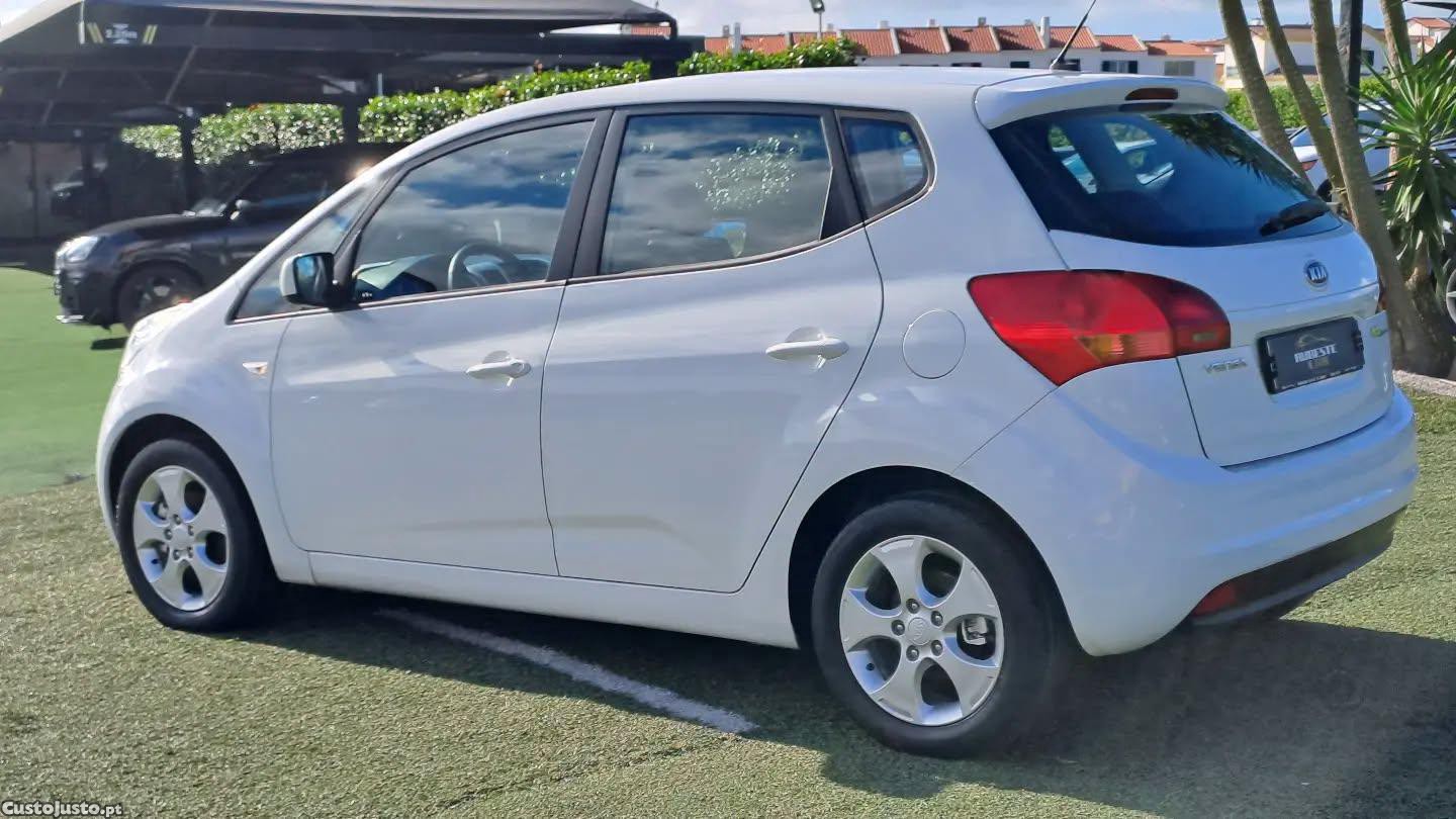 Kia Venga 1.4 CRDI ECO DYNAMICS 78CV DIESEL 2011 - 11 — photo 4