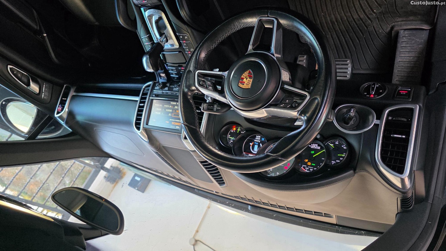 Porsche Cayenne S E-Hybrid — fotografia 3