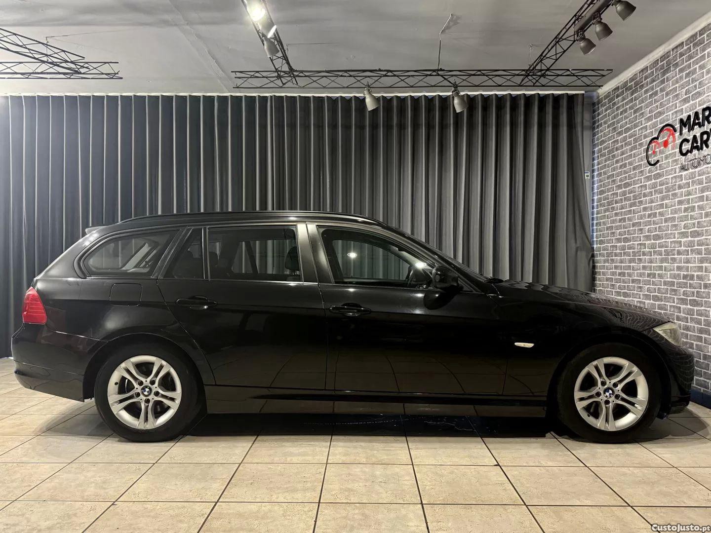 BMW 318 D touring navigation sport — fotografia 9