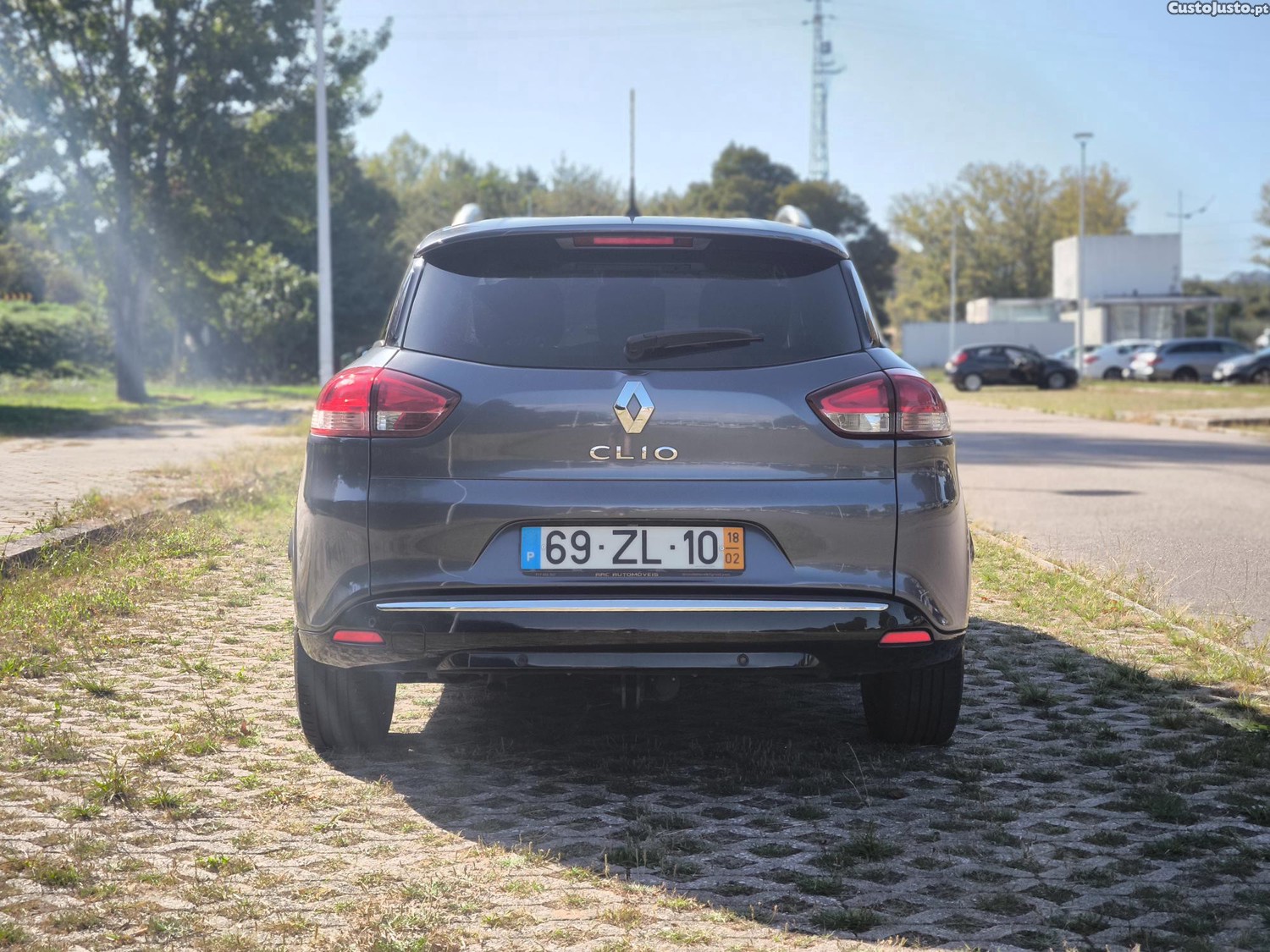 Renault Clio 1.5 Sport Tourer - 18 — photo 3