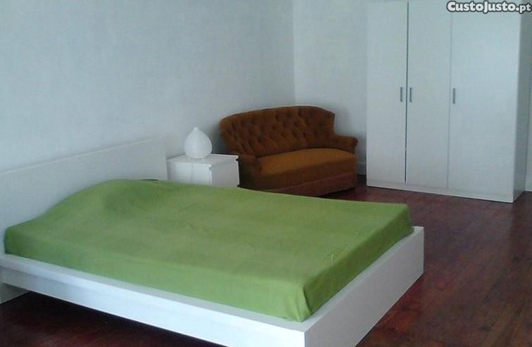 quarto situado na praça do giraldo c/net e canais por cabo