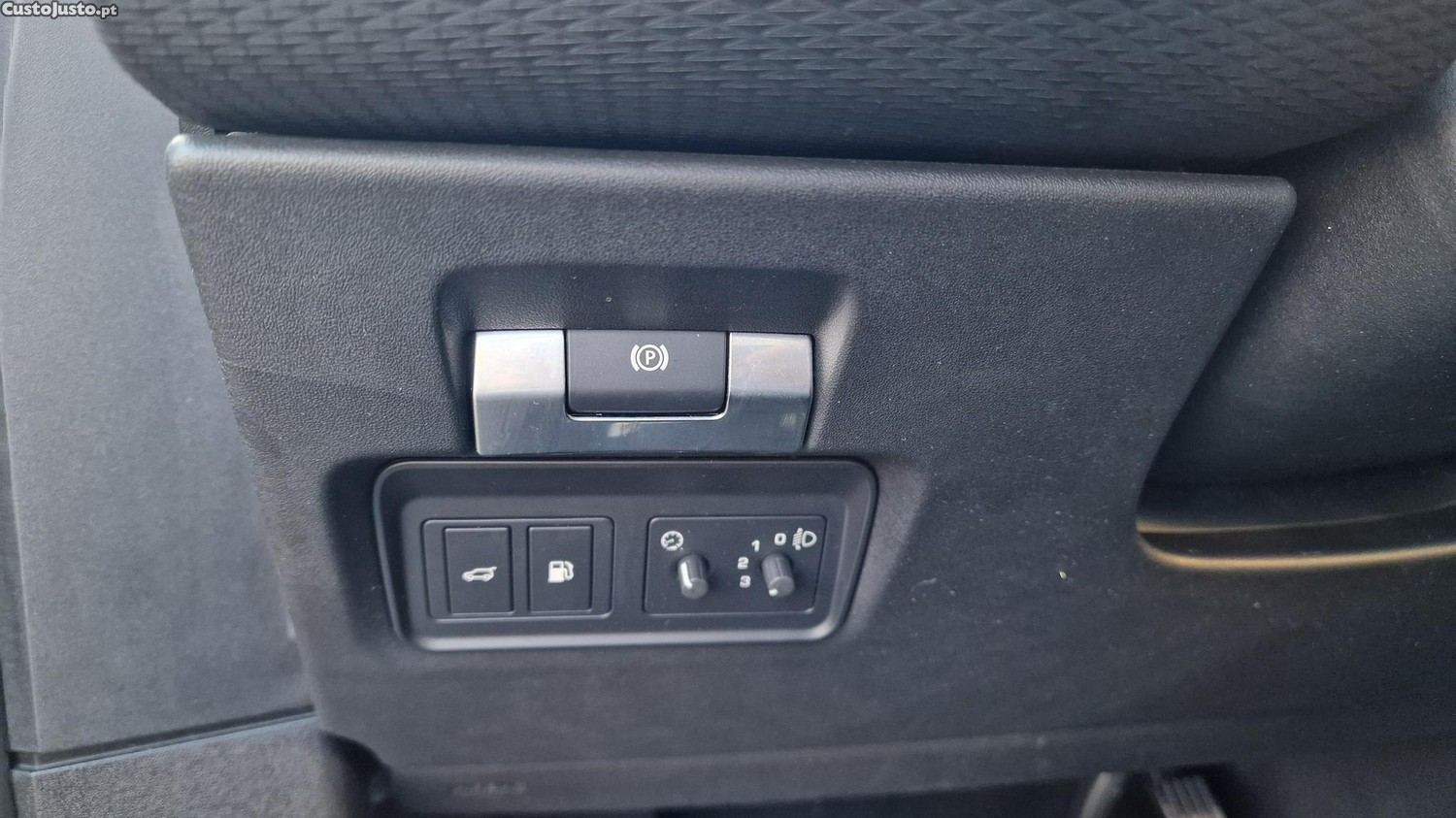 Land Rover Evoque 1.5 P300e AWD Nolita Edition Auto — fotografia 14