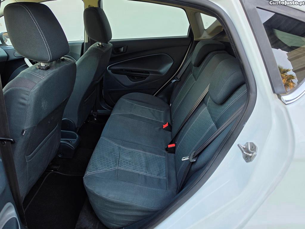 Ford Fiesta 1.4Tdci 70cv 07/2010 — fotografia 7