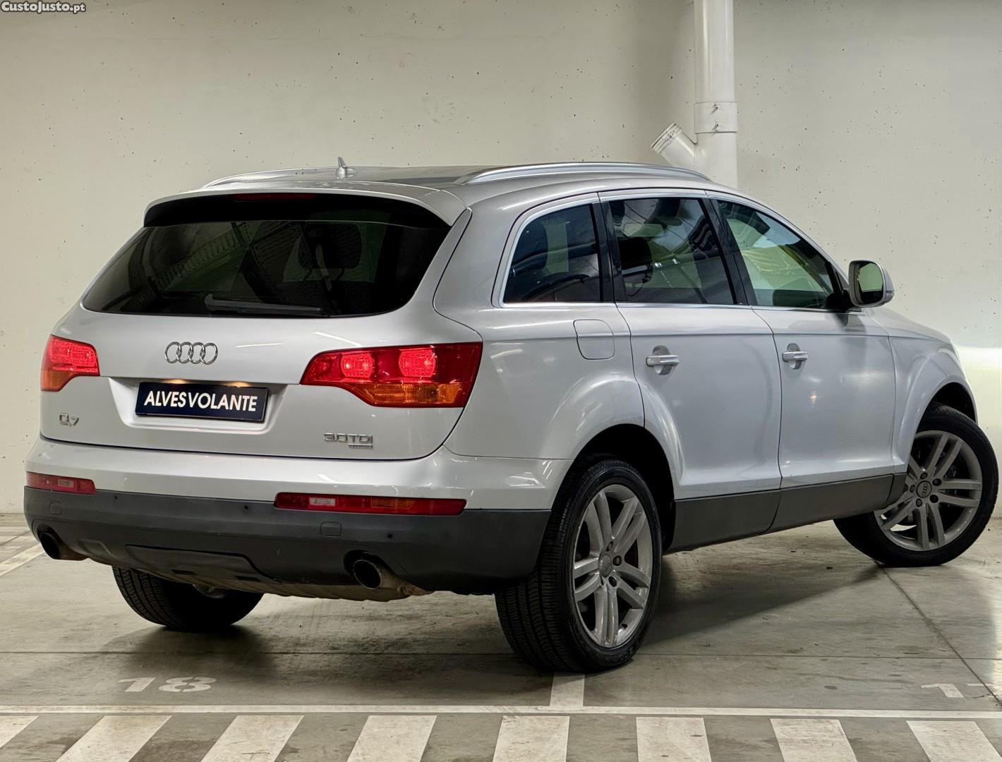 Audi Q7 3.0 TDi Tiptronic — fotografia 16