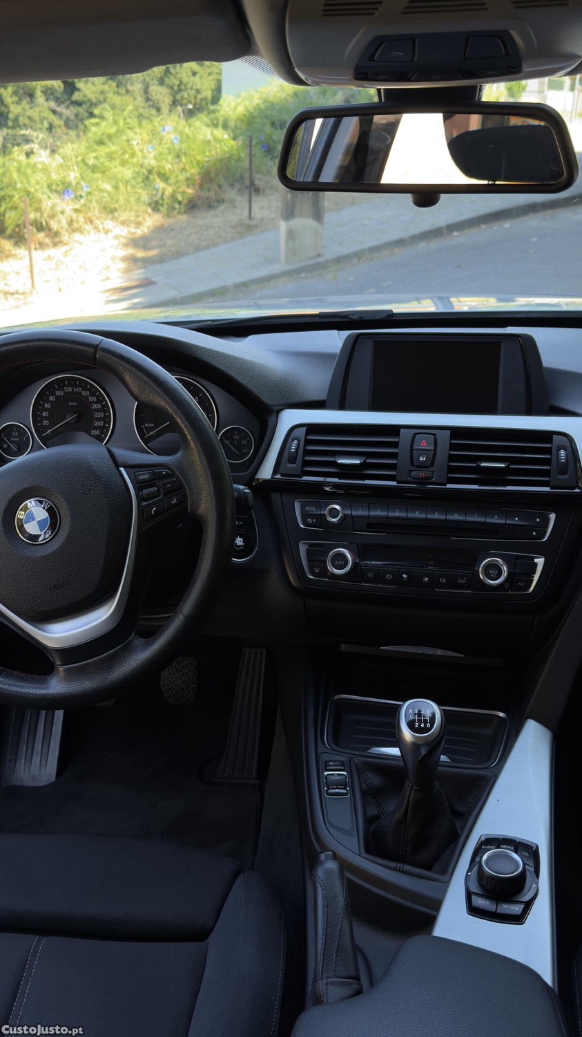 BMW 318 D SportLine — fotografia 6
