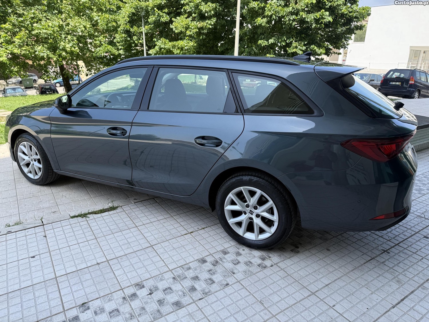 SEAT Leon ST — fotografia 11