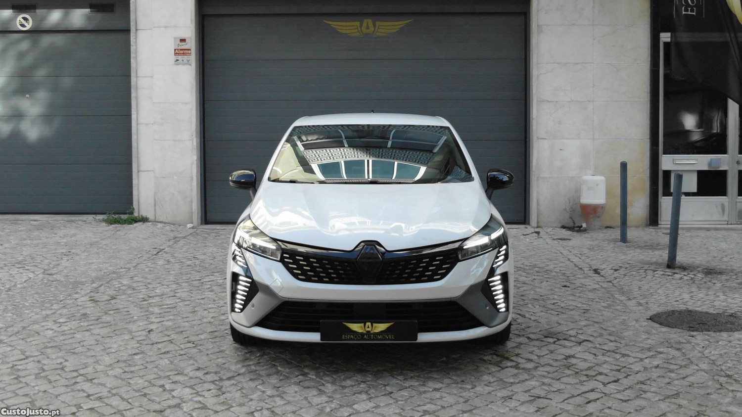 Renault Clio 1.6 E-Tech Full Hybrid Esprit Alpine - 25 — photo 4