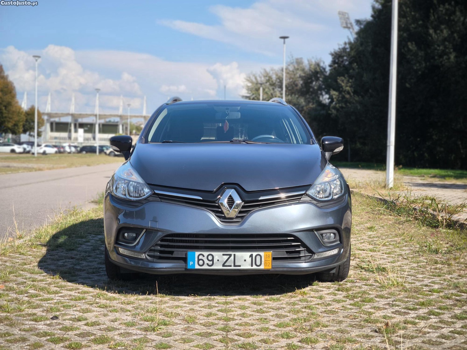 Renault Clio 1.5 Sport Tourer - 18 — photo 2