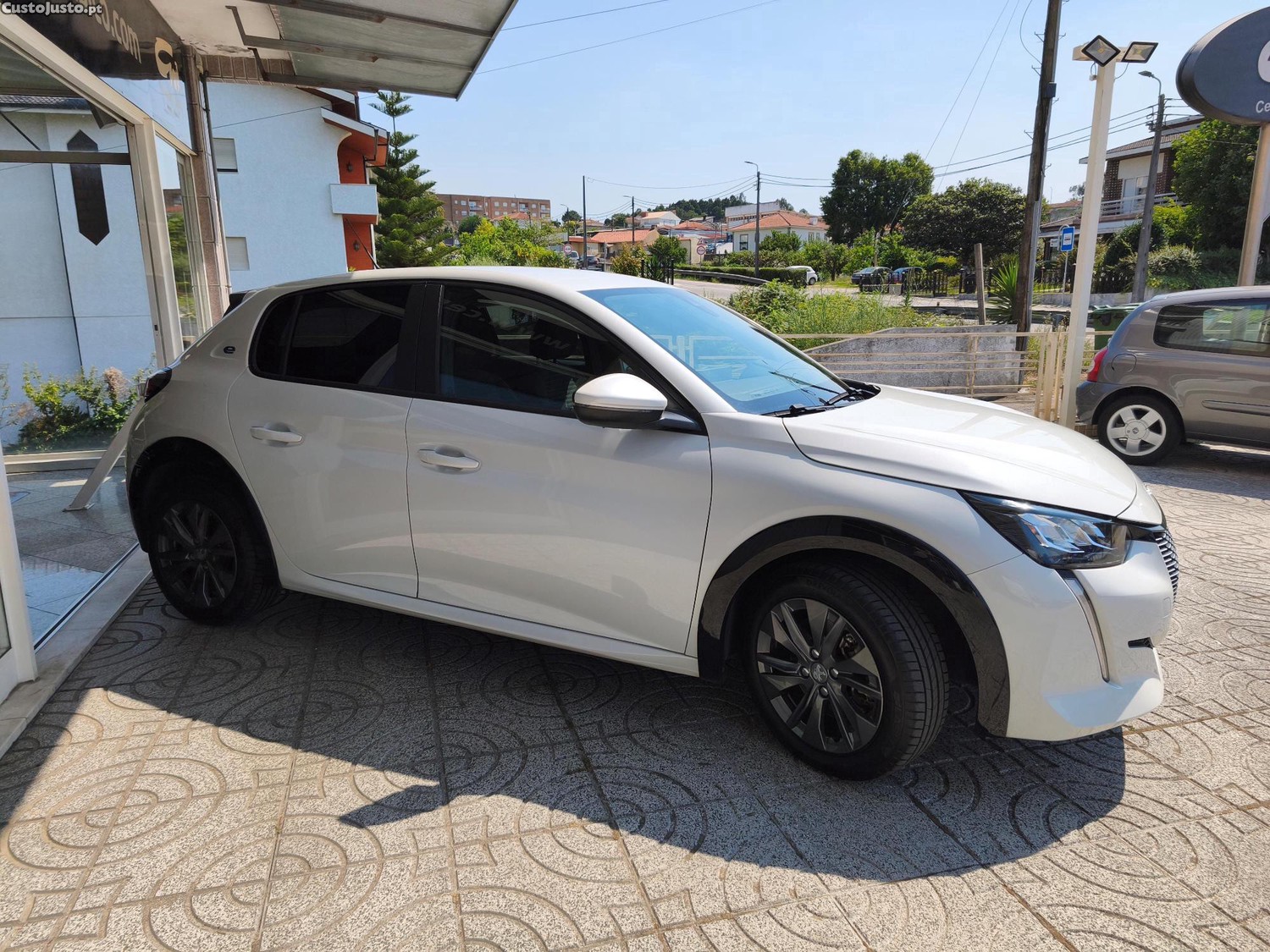 Peugeot e-208 50kwh 136cv Nacional IVA DEDUTIVEL — fotografia 17