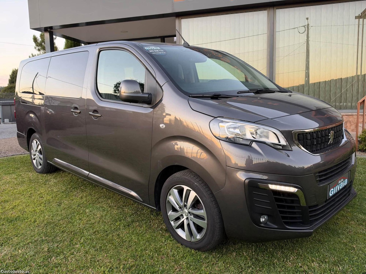 Peugeot Expert 9 Lugares 1.5 BlueHdi - 19 — photo 3