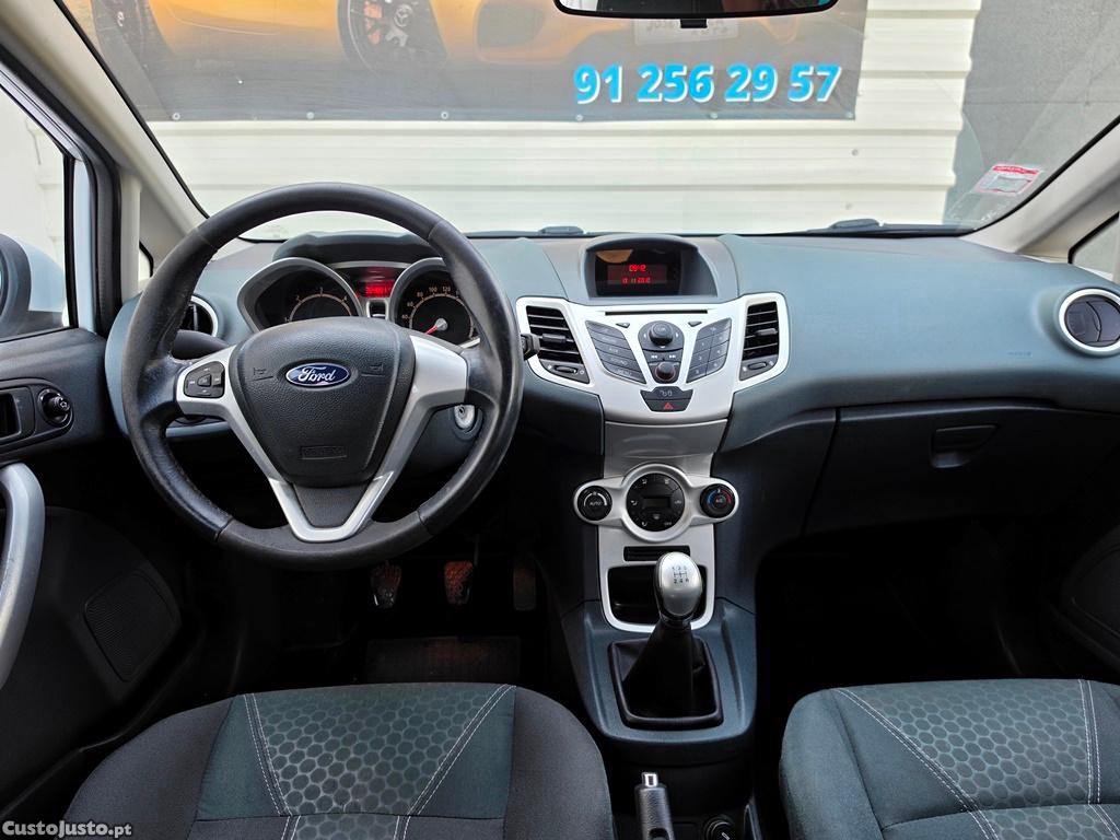 Ford Fiesta 1.4Tdci 70cv 07/2010 — fotografia 5