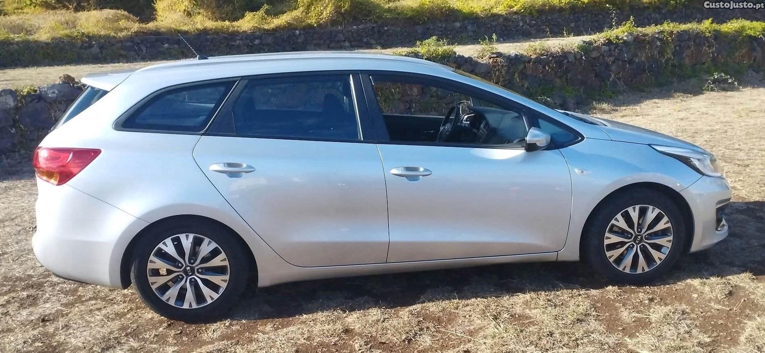 Kia Ceed STATION 1.6 DIESEL 16V 136 CV - 17 — photo 3