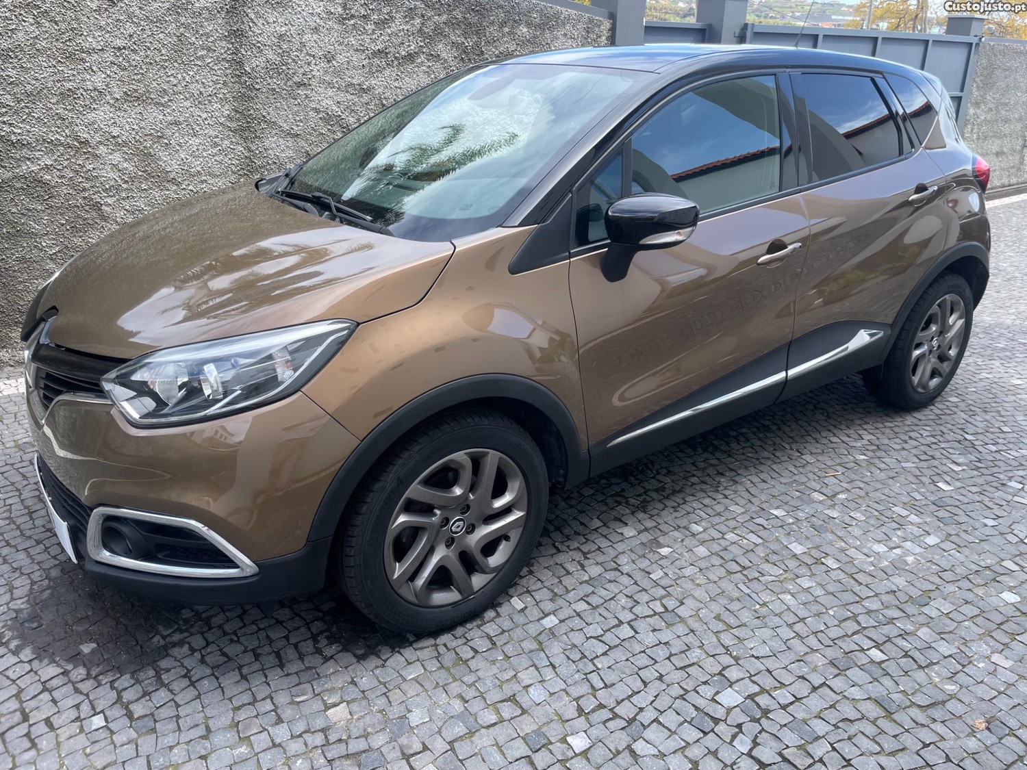 Renault Captur 1.5 dci Exclusive 90cv — fotografia 4