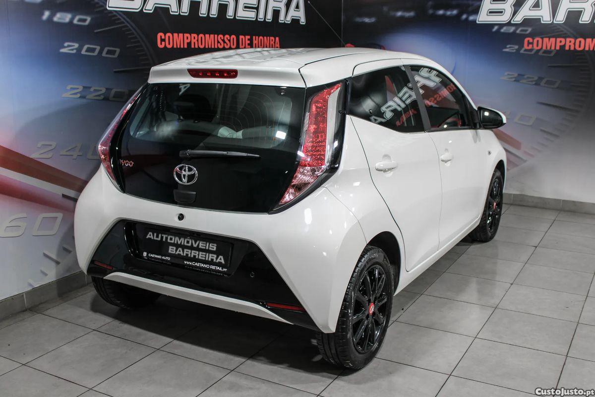 Toyota Aygo 1.0 X-Play+AC+X-Touch — fotografia 7