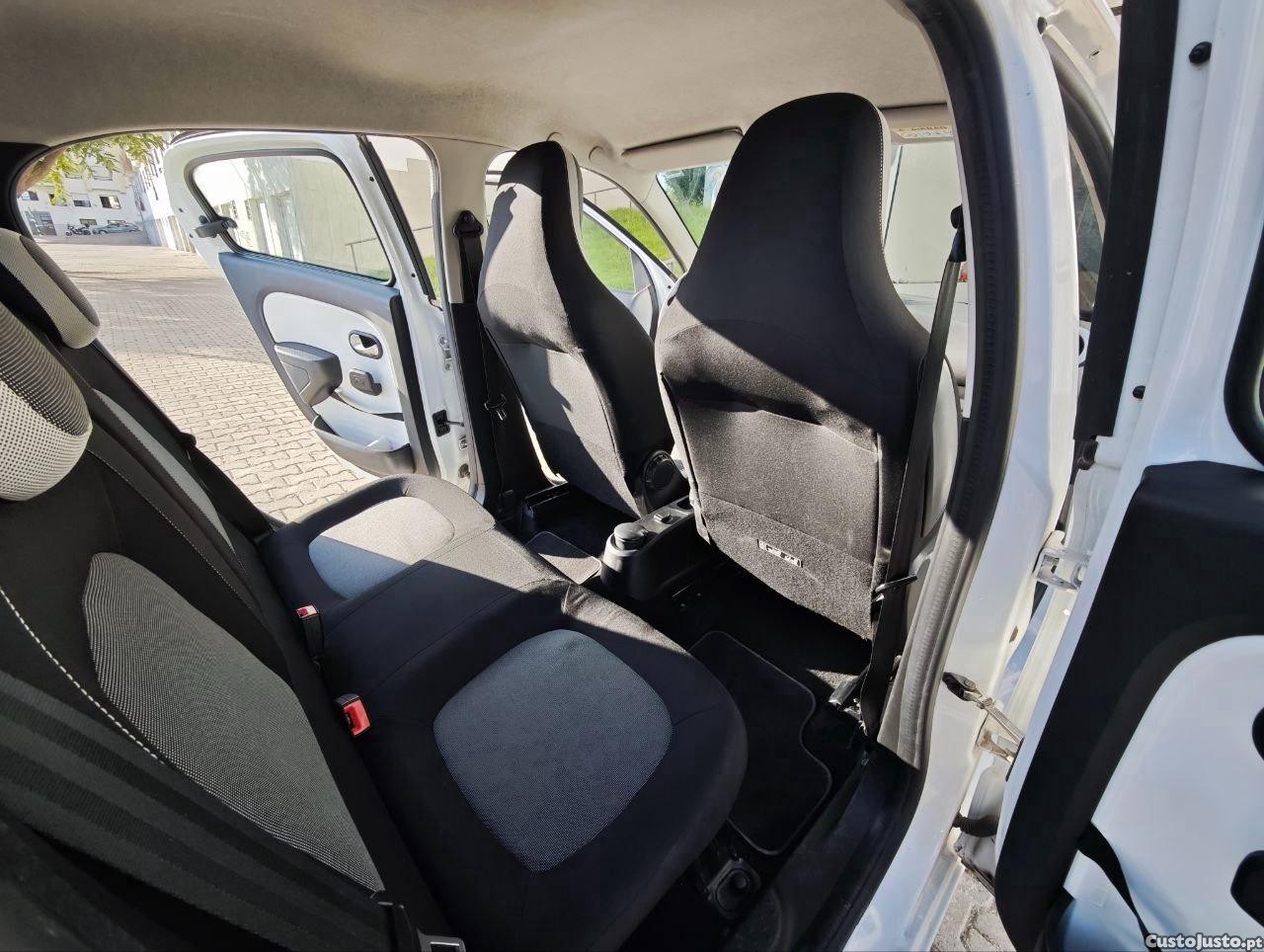 Renault Twingo — fotografia 9