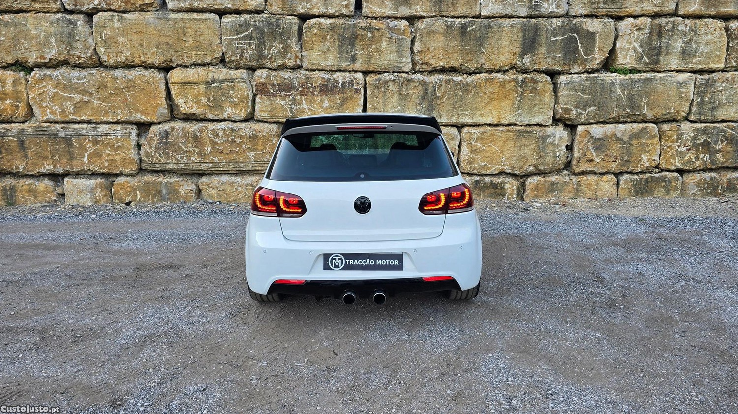 Volkswagen Golf R 2.0 TSI — fotografia 25