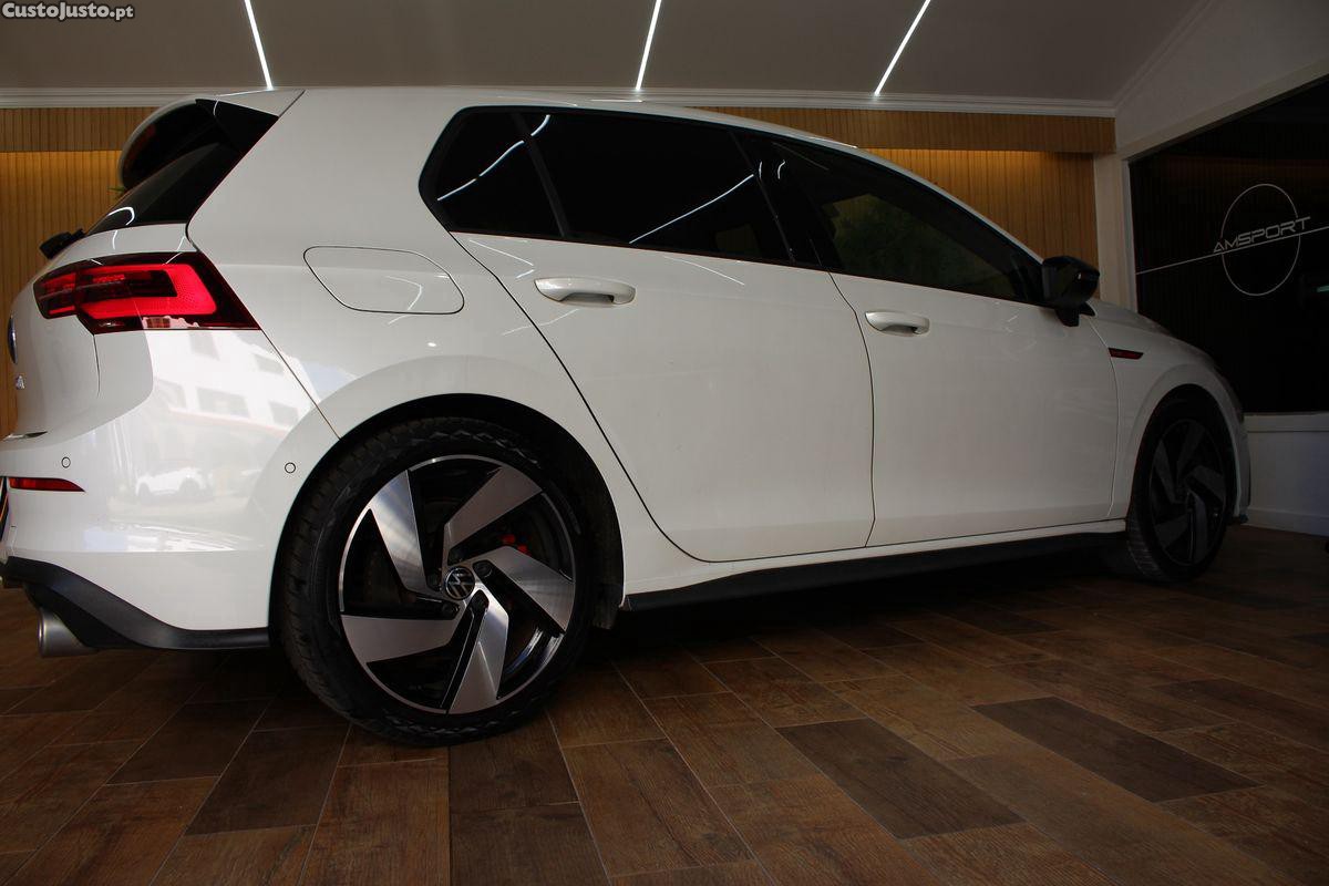 Volkswagen Golf 2.0 TSI GTI DSG — fotografia 2