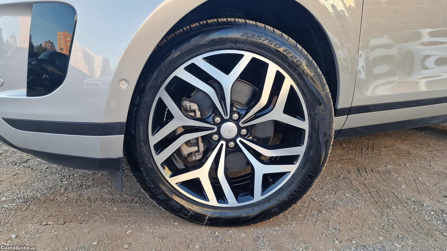 Land Rover Evoque 1.5 P300e AWD Nolita Edition Auto — fotografia 17