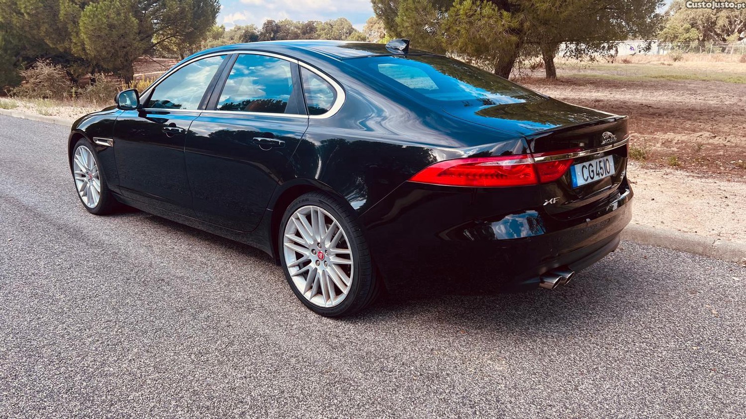 Jaguar XF Executive 2.0 D - 16 — photo 3