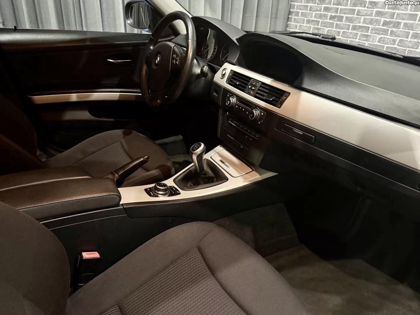BMW 318 D touring navigation sport — fotografia 8