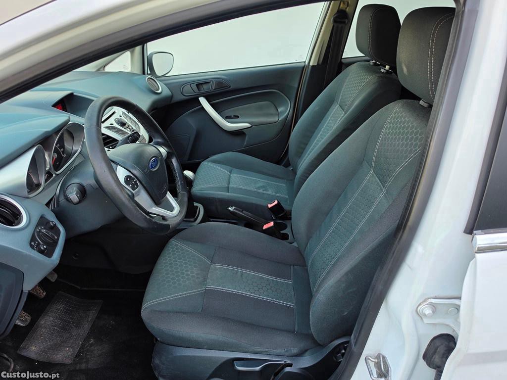 Ford Fiesta 1.4Tdci 70cv 07/2010 — fotografia 6