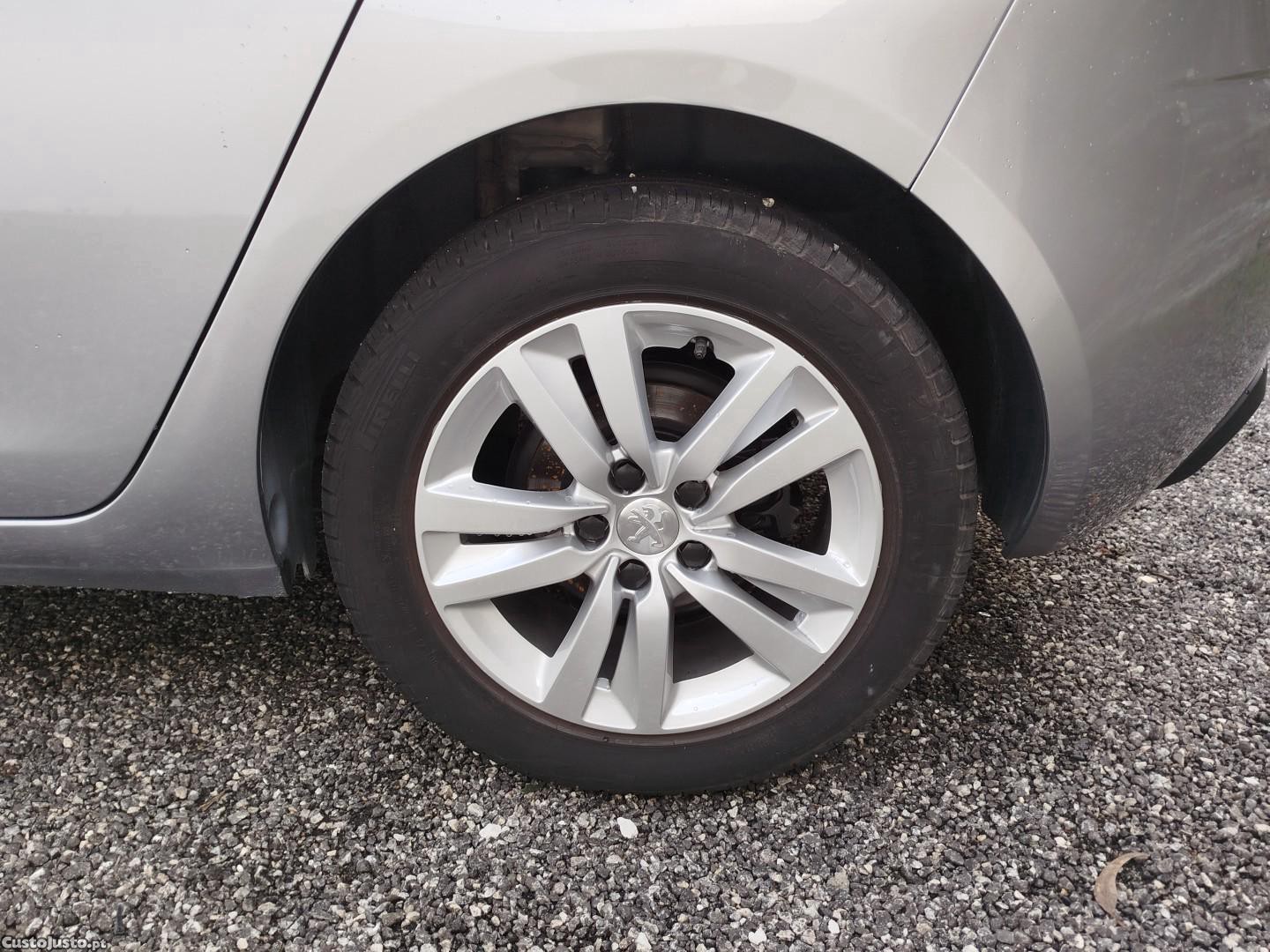 Peugeot 308 PureTech 110 Active Pack — fotografia 4