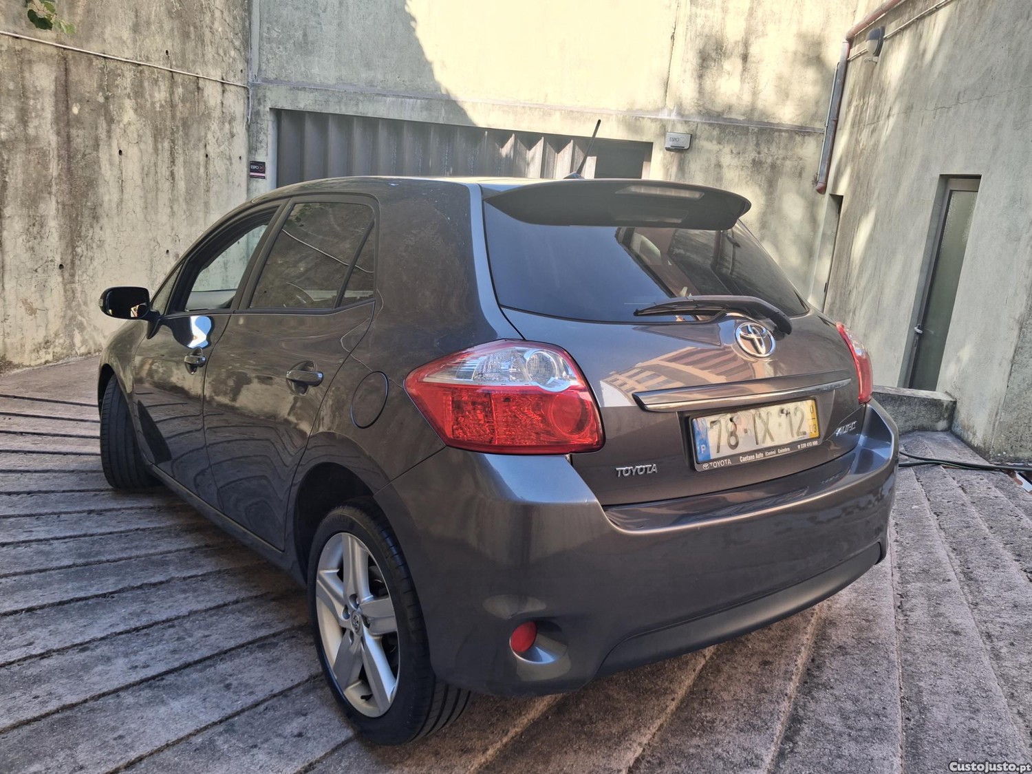 Toyota Auris 1.4 D4D - 10 — photo 2