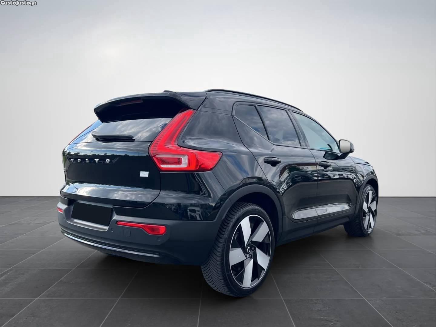 Volvo EX40 Core Recharge Pure AWD - 23 — photo 3