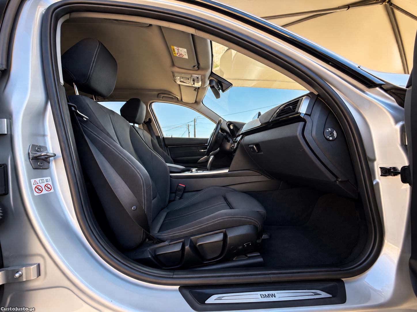 BMW 318 D Touring Line Sport Auto — fotografia 5