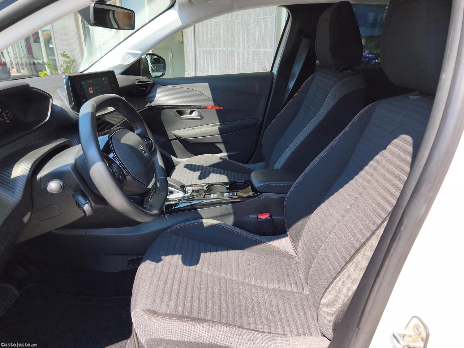 Peugeot e-208 50kwh 136cv Nacional IVA DEDUTIVEL — fotografia 14