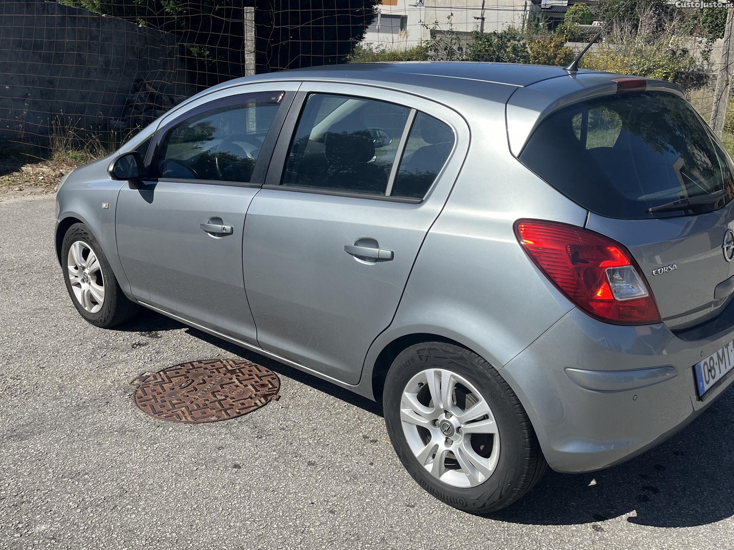 Opel Corsa 1.2 16v - 12 — photo 5