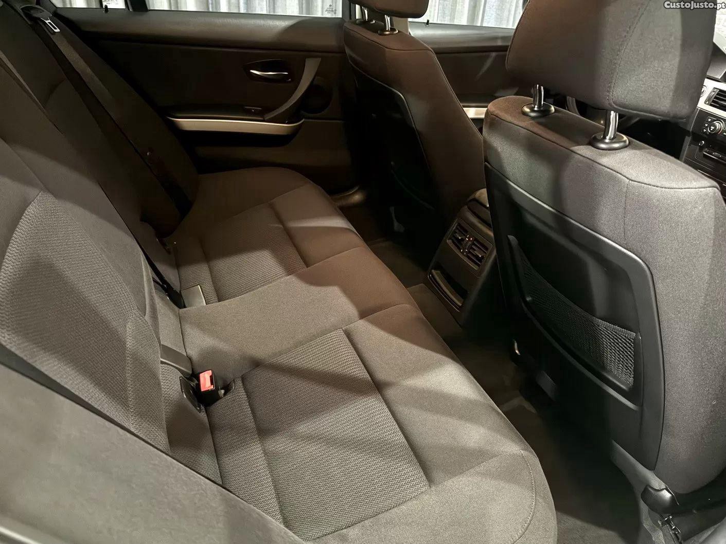 BMW 318 D touring navigation sport — fotografia 7