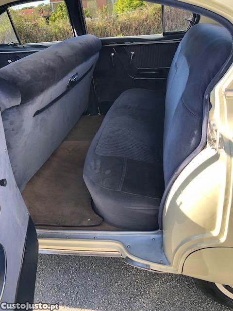 Chevrolet  Fleetline Deluxe — photo 4
