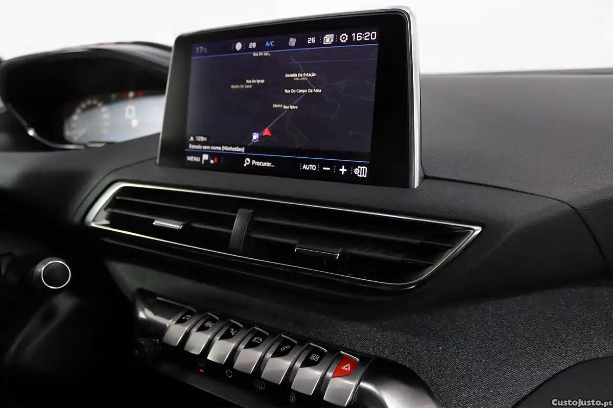 Peugeot 3008 PureTech 130 Stop & Start GPF EAT8 Allure Pack — fotografia 12