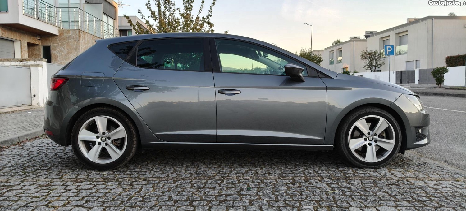 Seat Leon FR 2.0 TDI 184 cv NACIONAL estado novo - 13 — photo 2