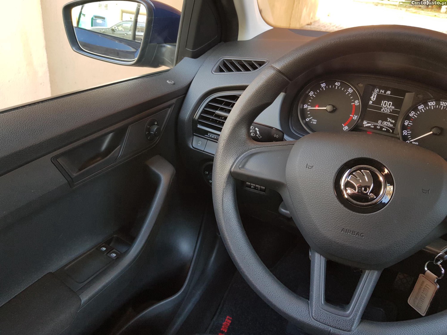 Skoda Fabia Break — fotografia 11