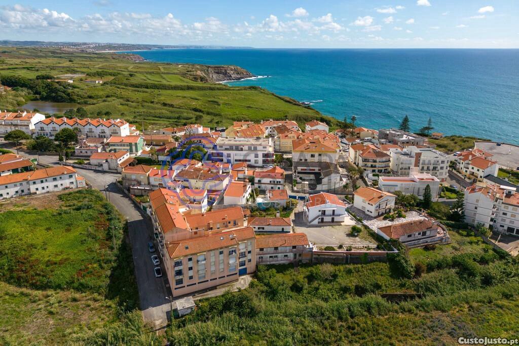    Apartamento T2 Duplex junto à Praia em São Bernardino   Conforto e Localização Privilegiada  