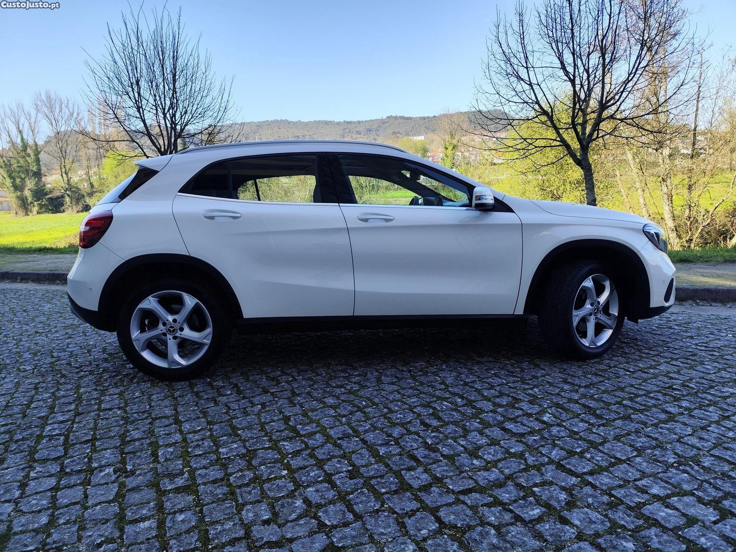 Mercedes-Benz GLA 180 CDI Urban Aut. — fotografia 7
