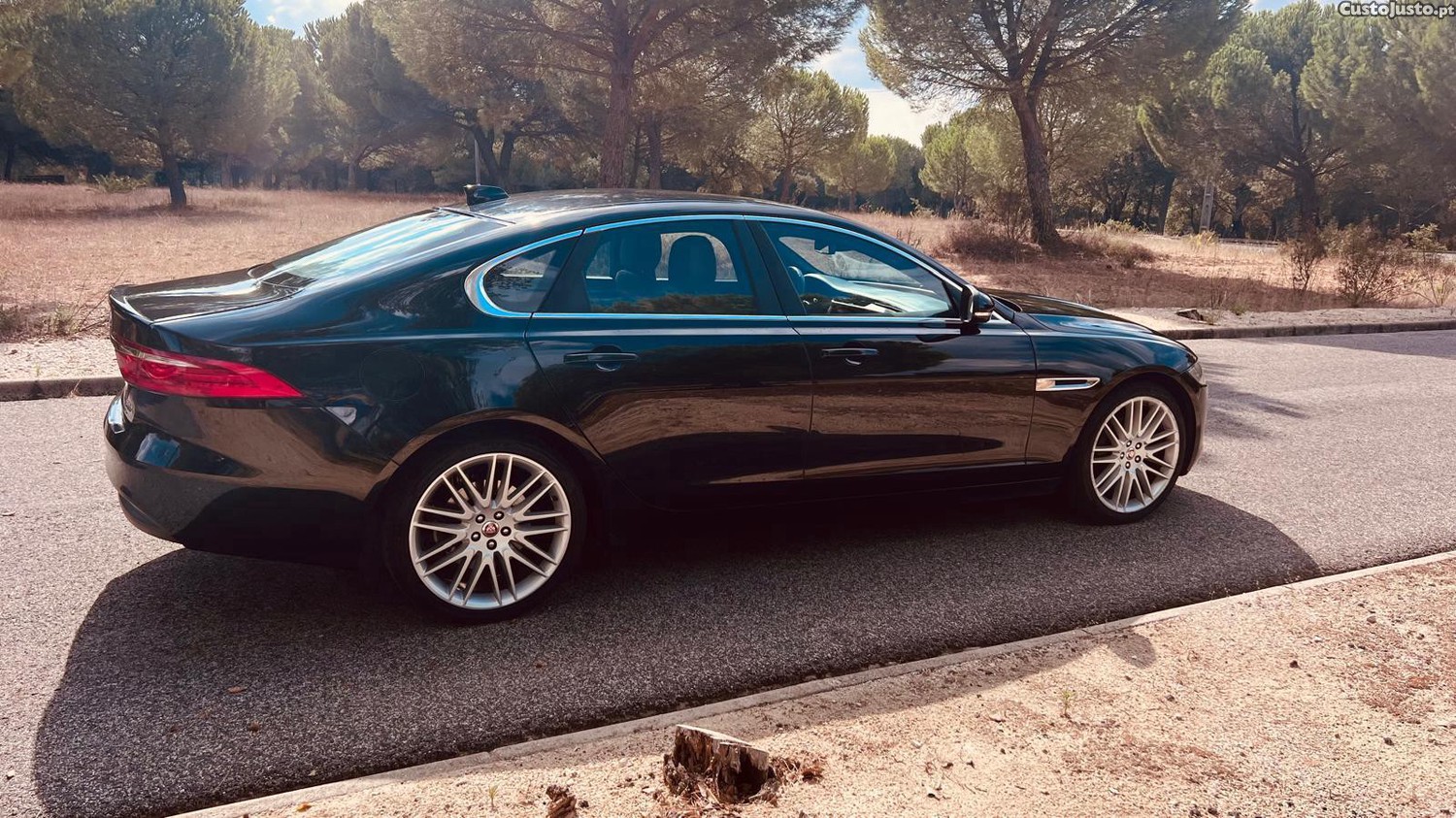 Jaguar XF Executive 2.0 D - 16 — photo 4