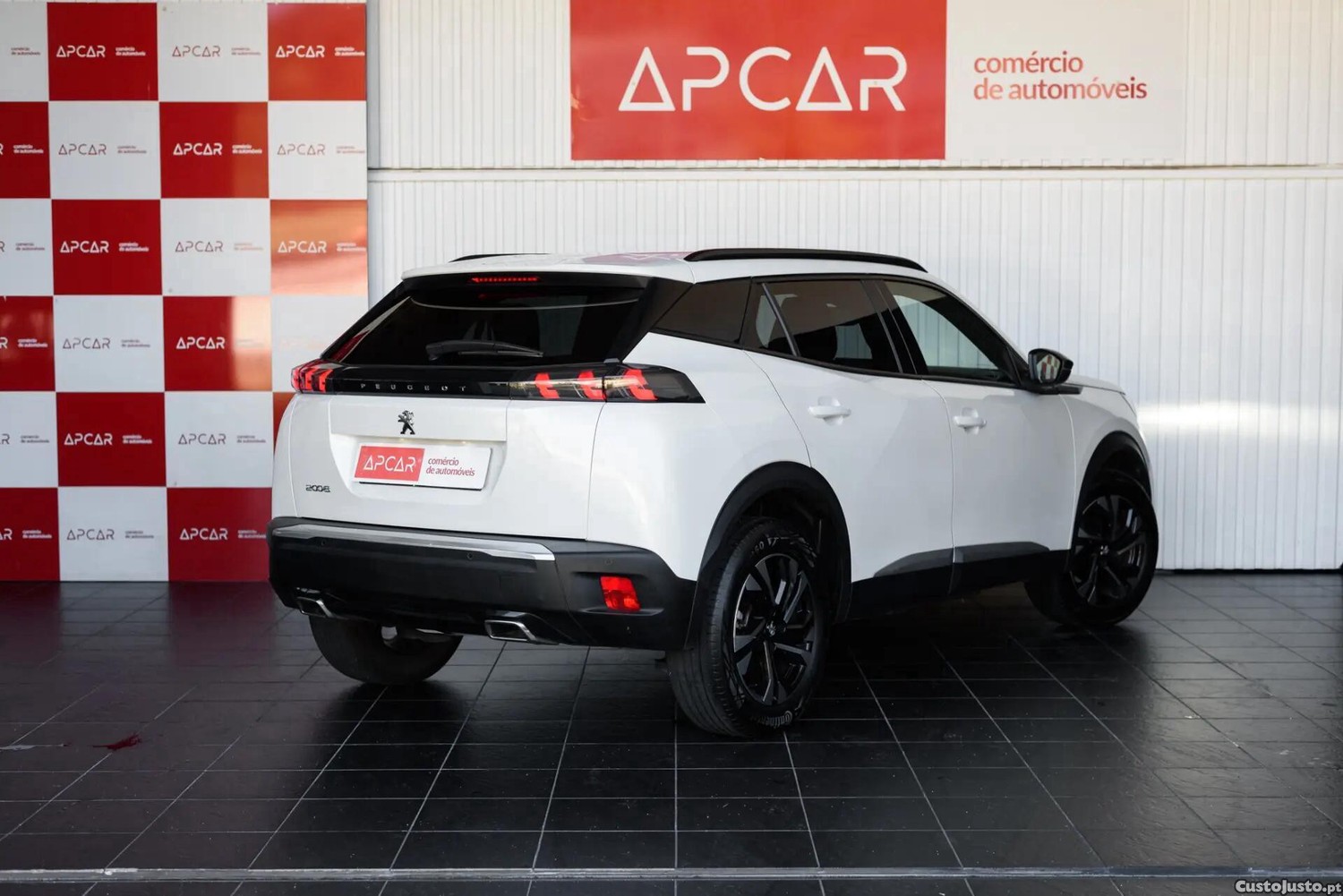 Peugeot 2008 1.2 PureTech Allure EAT8 - 23 — photo 5