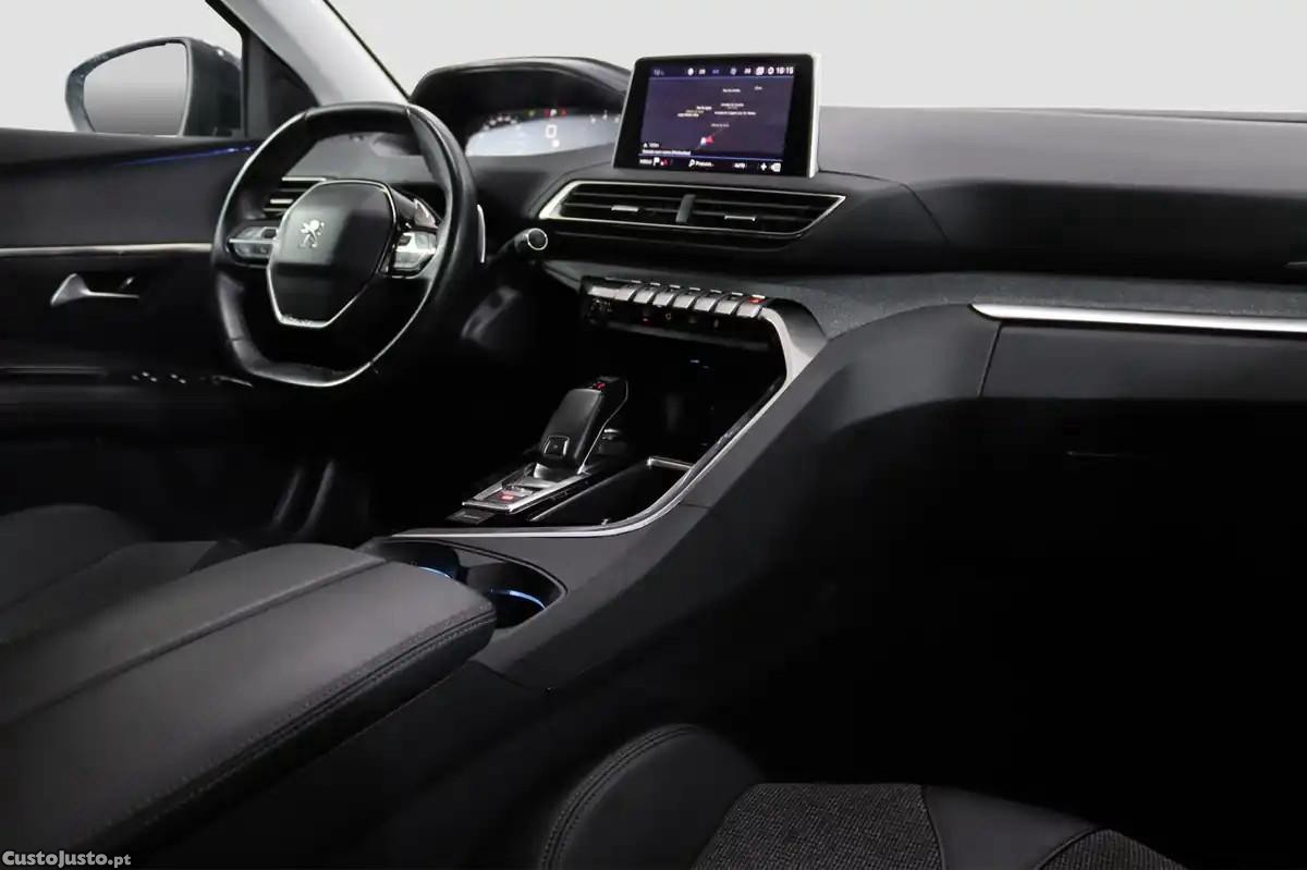 Peugeot 3008 PureTech 130 Stop & Start GPF EAT8 Allure Pack — fotografia 13