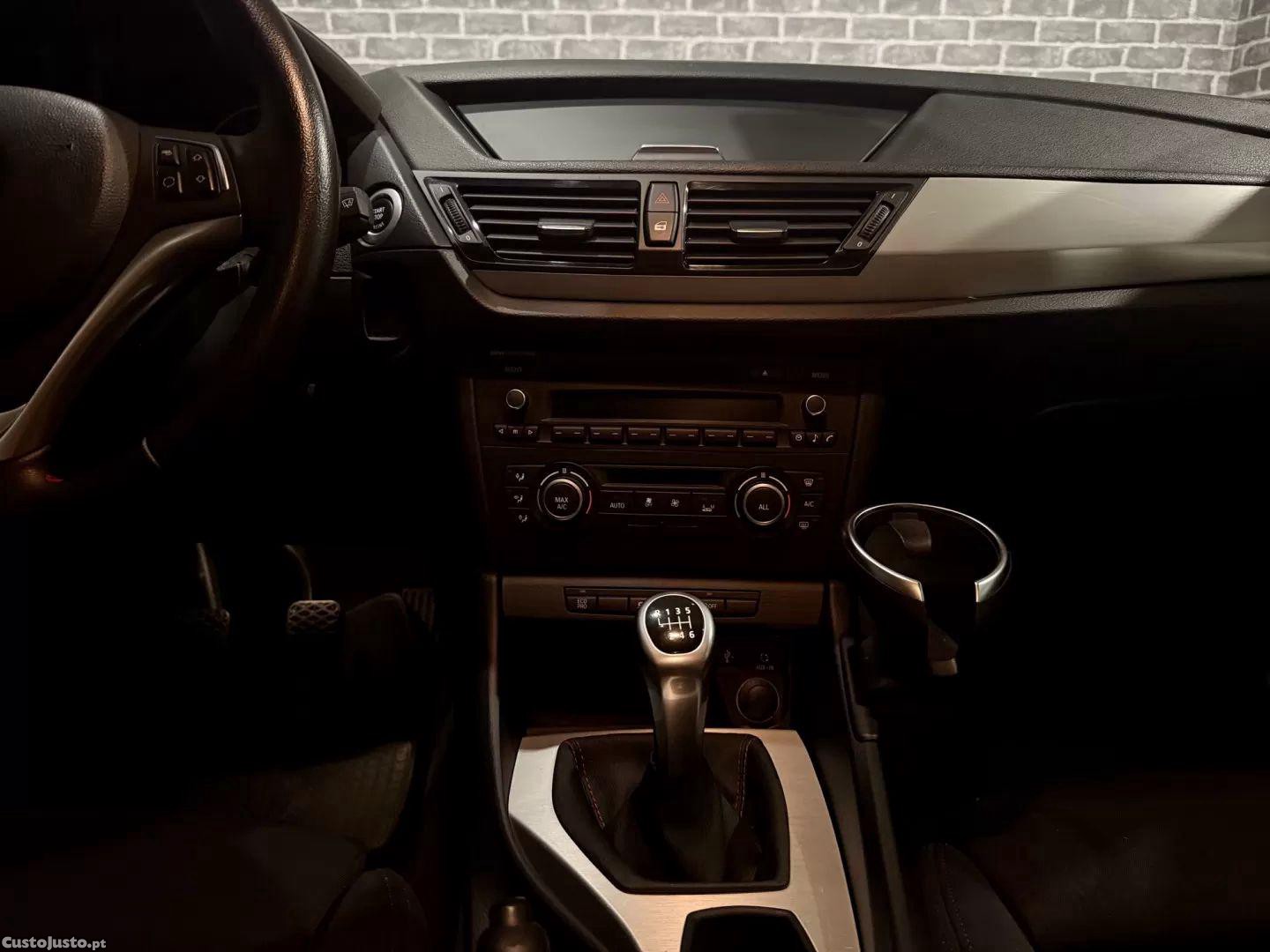 BMW X1 18 d xdrive line sport — fotografia 4