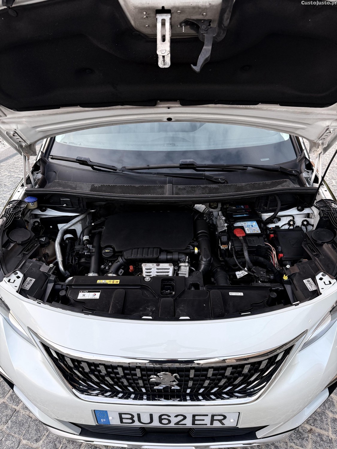 Peugeot 3008 PureTech 130 Stop & Start GPF Allure Pack — fotografia 2