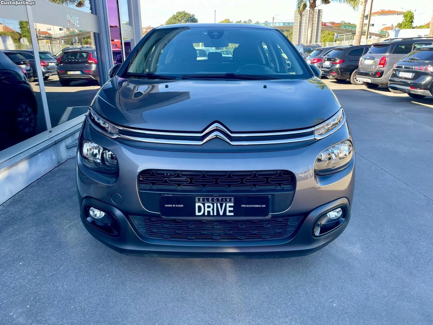 Citroën C3 1.2 PureTech Attraction — photo 2
