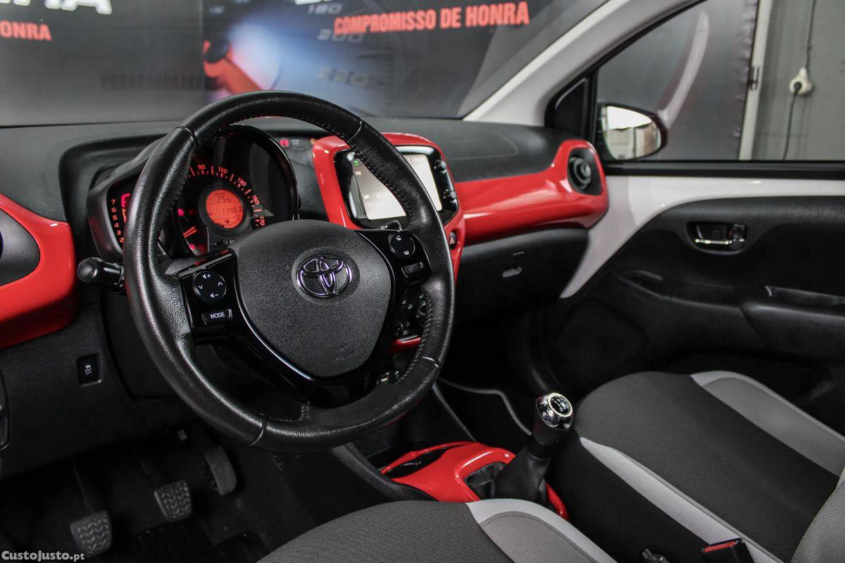 Toyota Aygo 1.0 X-Play+AC+X-Touch — fotografia 6